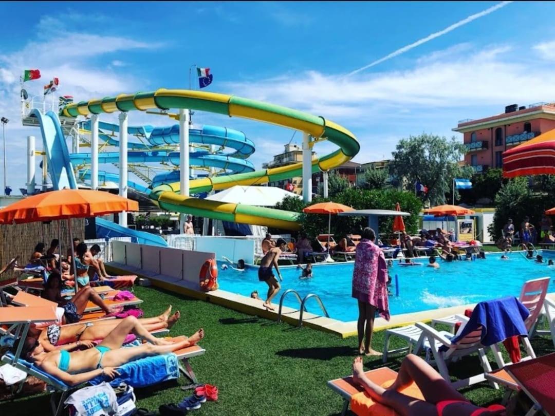 Hotel Sabbia D'Oro Rimini Exterior foto